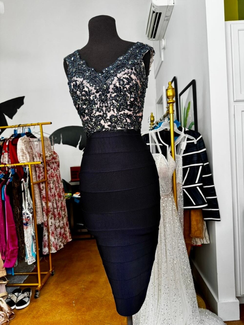 Couture Beaded Cocktail Dress Navy Nude Bodycon Terani Special Occasion Size 2